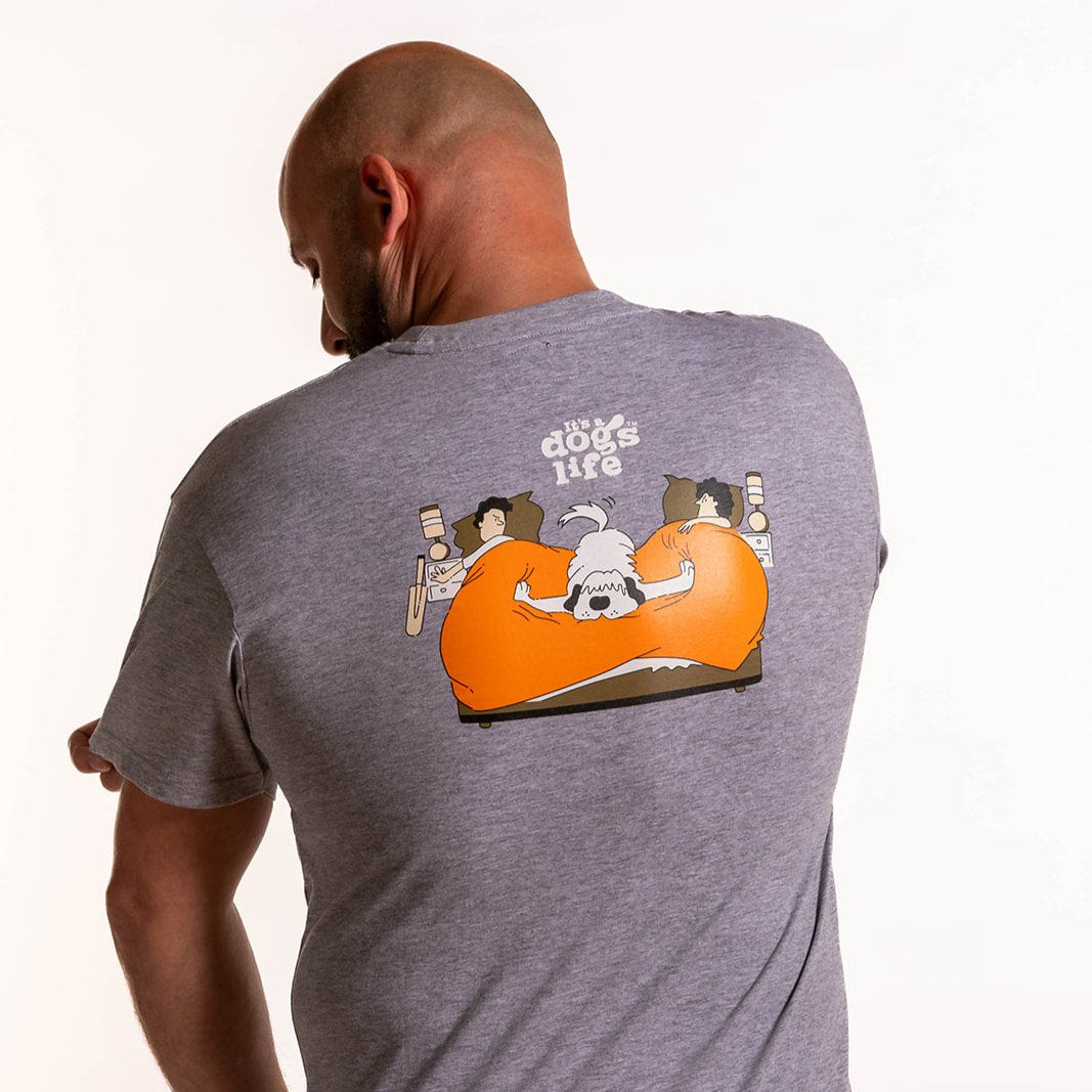 Dog in Bed Men's T-Shirt